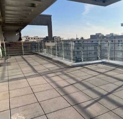 Penthouse mit Dachterrasse ...und 4 lichtverwöhnten Zimmern