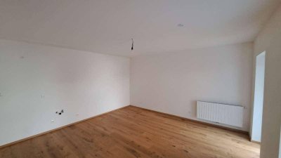 Maisonette-Wohnung mit Terrasse und Eigengarten in Innenhoflage!
