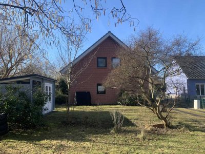 Ankommen und Wohlfühlen- moderne EG-Whg im 2FHaus mit Garten