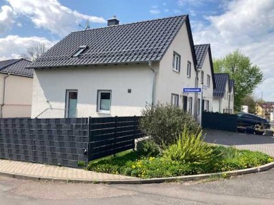 Schöne, geräumige Doppelhaushälfte mit fünf Zimmern in Eisenach, Oststadt in ruhiger Lage