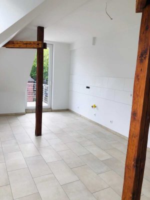 +++ ALTBAUCHARME ZWISCHEN SCHLUFF UND KAISER-WILHELM-PARK +++