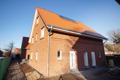 Zwei moderne, vermietete Doppelhaushälften mit gehobener Ausstattung, KfW-40 EE Standard, Wärmepumpe