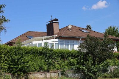 Suchen Sie ein großes Zuhause, zum Wohnen und Arbeiten  mit Wintergarten und Südterrasse?