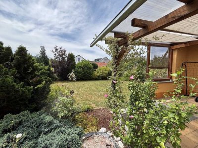 Zweifamilienhaus auf großen Grundstück in Kaufering