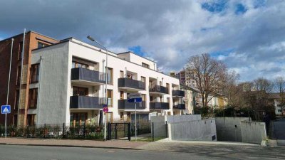 Lichtdurchflutete 3-Zimmer-Neubauwohnung mit Balkon, 2 Bädern & Luxusausstattung – KfW 55, barrieref