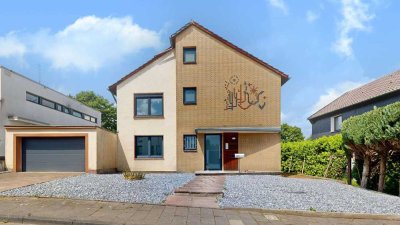 Leerstehendes Mehrfamilienhaus, 3 Wohneinheiten, ca. 234 m² mit Doppelgarage und Garten, MH-Saarn