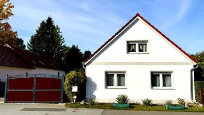 Einzigartiges Einfamilienhaus mit viel Nebengelass in Seenähe!