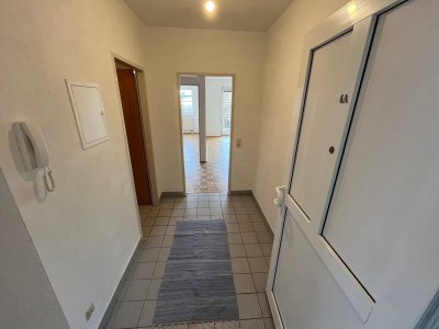 Provisionsfrei - zentrale 2-Zimmerwohnung mit Balkon (Tiefgarage verfügbar)