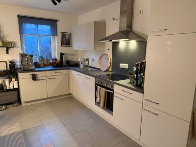 Befristete Untervermietung: Möblierte 3-Zimmer-Wohnung mit Terrasse & Garten in München Neuaubing