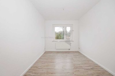 Schöne 2-Raum-EG-Wohnung mit Tageslichtbad in kleinem Mehrfamilienhaus