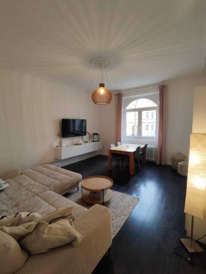 Stilvoll sanierter Altbau mit Balkon ins Grüne - 4 Zimmer im begehrten Stuttgart-Süden