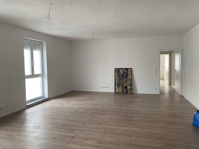 Kernsanierte großzügige 3 Zimmer Wohnung in SAD (Innenstadtbereich)