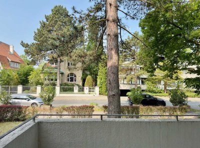 4,5-Zimmer-Wohnung in exklusiver Lage: West-Balkon + Loggia, Echtholz-Parkett, 2 Bäder, Keller, TG
