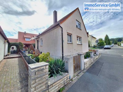 Einfamilienhaus mit Terrasse und Stellplatz