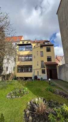 Geräumige 4-Raum-Wohnung mit Balkon und Stellplatz in der Görlitzer Innenstadt.