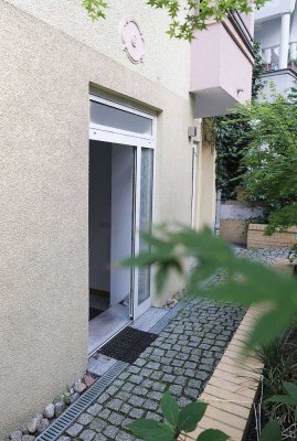 Erdgeschosswohnung, auch gewerblich nutzbar. Barrierefreiheit möglich