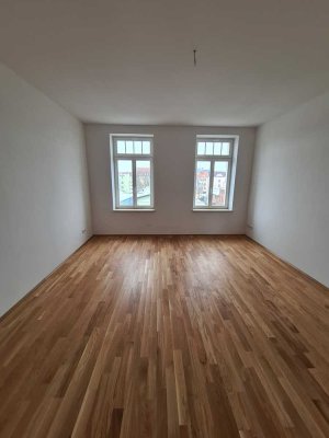** Traumhafte 2-Zimmer Wohnung mit Fußbodenheizung & Parkett in Schönefeld!!( EBK möglich) WE 04**