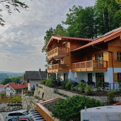 3-Zimmer-Dachgeschosswohnung Wohnung in Bestlage mit Blick in die Berge & über Miesbach