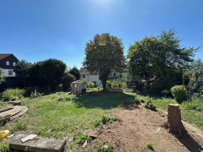 Wohnen mit Stil und Erstbezug! Kernsanierte Altbauwohnung mit 3m hohen Decken im Herzen von Lich!