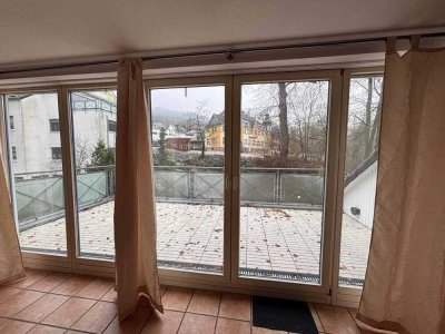 Schöne Wohnung im Hamelner Klütviertel mit offener Küche, Terrasse und Waldblick