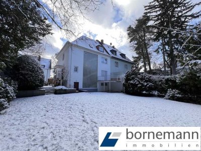 Grün + stadtnah! Nähe Rechenbergpark! Gepflegte DHH, idyllischer Garten,  Ausbaupotential + Garage!