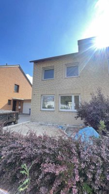 Erstbezug nach Sanierung: Attraktive 4-Zimmer-Doppelhaushälfte mit geh. Innenausstattung in Kerpen