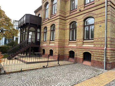Luxus-Wohnung denkmalgeschützter Villa / Balkon, Einbauküche / viele Einbauten / Flensburg
