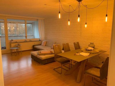 Schöne und modernisierte 3-Raum-Wohnung mit gehobener Innenausstattung in Hannover