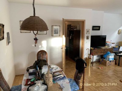 Helle und gemütliche 3-Zi. u. WG geeignete EG-Wohnung in ruhiger Lage mit kl. Terrasse