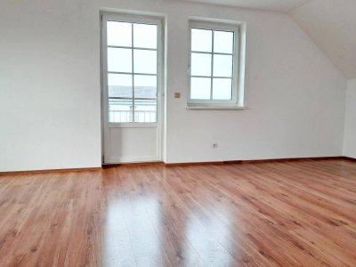 3-Zimmer-Wohnung mit Balkon, Garagenstellplatz und Kellerabteil in ruhiger Lage