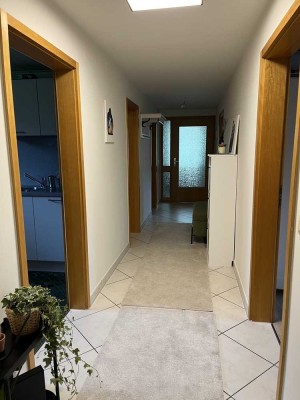 Aidlingen: Top gepflegte 3-Zimmer-DG Wohnung