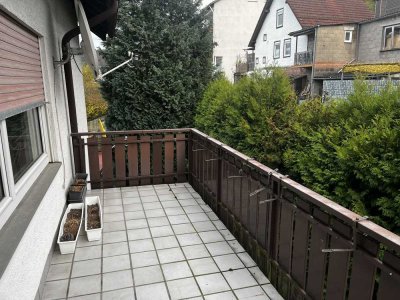 Helle, geräumige Wohnung mit zwei Balkonen