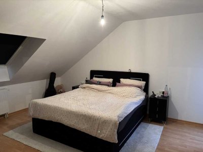 Helle 2,5 Zimmer-DG-Wohnung in Unterschleißheim