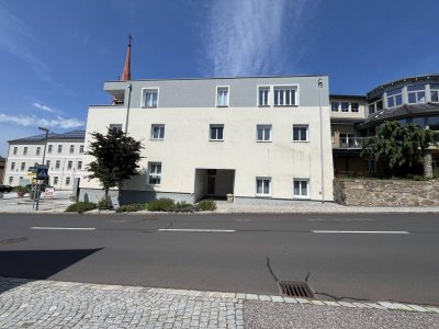 ZENTRALE 4 ZIMMER WOHNUNG IN NEUMARKT - Teilsanierung im August