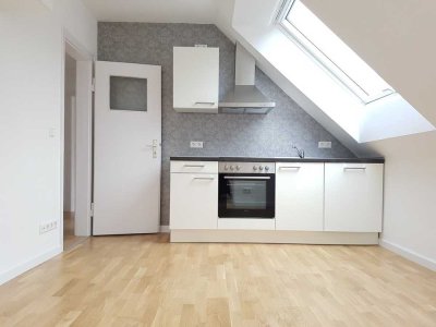 Neue Dachgeschoßwohnung mit Gartennutzung am Klieversberg