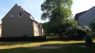 Kleine 3-Zimmer-Wohnung im DG mit Holzdielen, Bad mit Fenster, Breslauer Str. 6