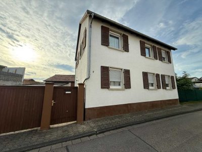 Gepflegtes Einfamilienhaus mit Scheune in ruhiger Lage