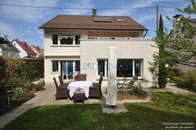 Beste Lage am Park in Kornwestheim!
Exklusives freistehendes Einfamilienhaus