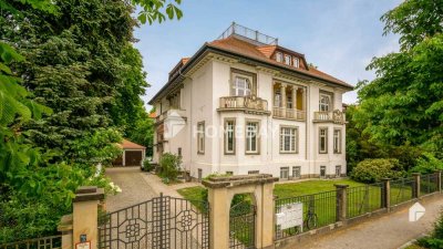 Wohnjuwel in denkmalgeschützter Villa – Maisonette mit Dachterrasse & Garten