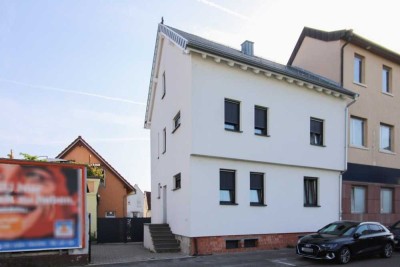 Charmantes Einfamilien mit ca. 1.050 m² Grundstück, Gartenparadies & Ausbauoption