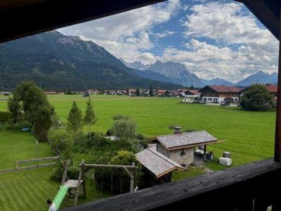 Exklusive und Charmante Maisonette - Galeriewohnung im bayerischen Stil und traumhaften Weitblick