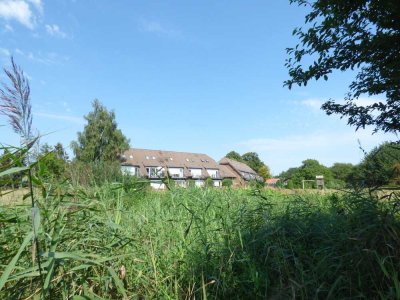 Gemütlich, zentral, ideal zur Erholung! - Kleine Ferienwohnung mit Terrasse in Boddennähe -