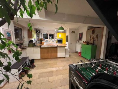 Gartenmärchen für die ganze Familie....neuwertige 5-Zi.-Gartenwohnung nähe Regenufer/Reihnhausen