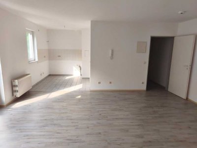 Großzügige 1-Raum-Wohnung mit Balkon