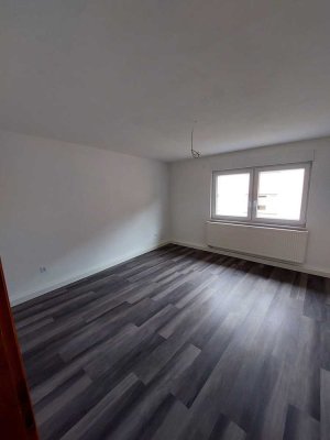 Neu sanierte Wohnung - hell und modern