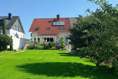 Exklusives 2-3-FH in Bestlage von Neu-Isenburg-Buchenbusch.
Waldrandlage mit Traumgrundstück!