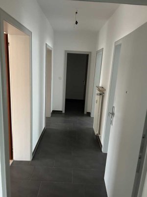 Stilvolle Wohnung , 2-Zimmer-Wohnung mit Küche, Badezimmer und Balkon