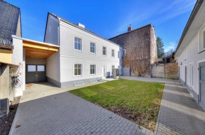 232 m² kernsaniertes Zweifamilienhaus mit Remise, Innenhof und moderner Energietechnik