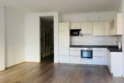 Moderne citynahe EG-Wohnung mit 2 Terrassen, EBK, TG-Platz und separatem Eingang, max.  2 Personen