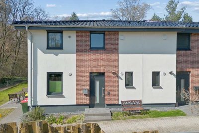 Modernes Familienhaus in ruhiger Sackgasse – direkt am Naturschutzgebiet